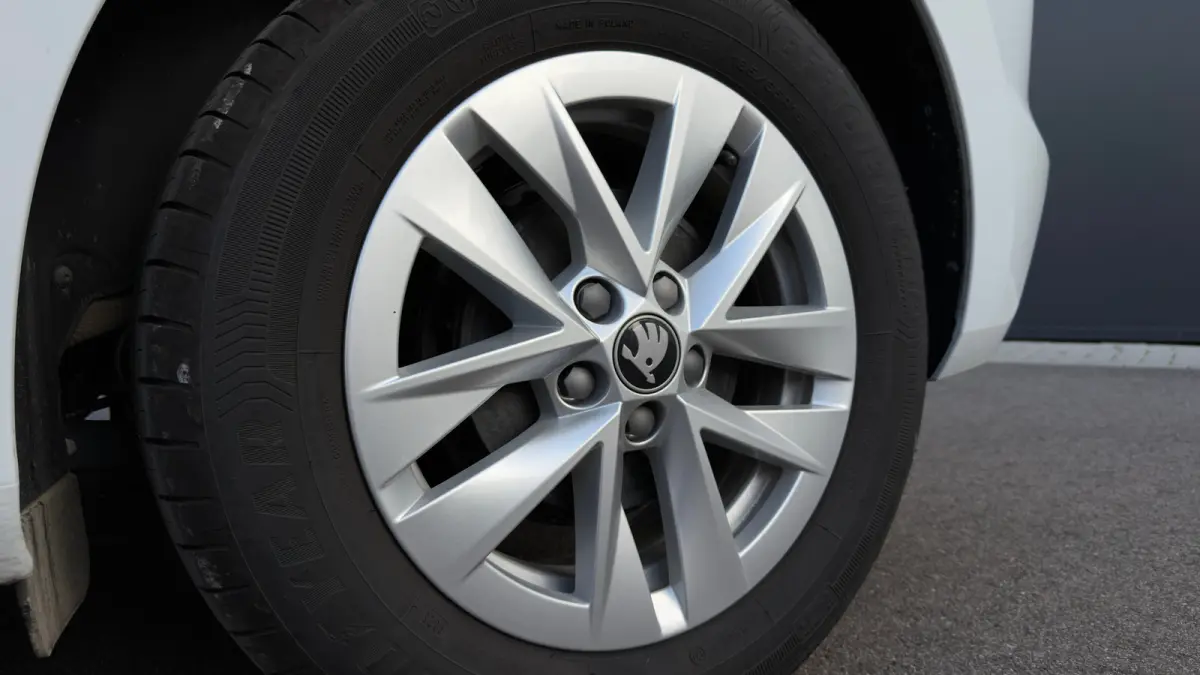95pk 1.0 TSI Selection | Airco | Cruise Control | Keyless start | 15' | parkeersensor achter |