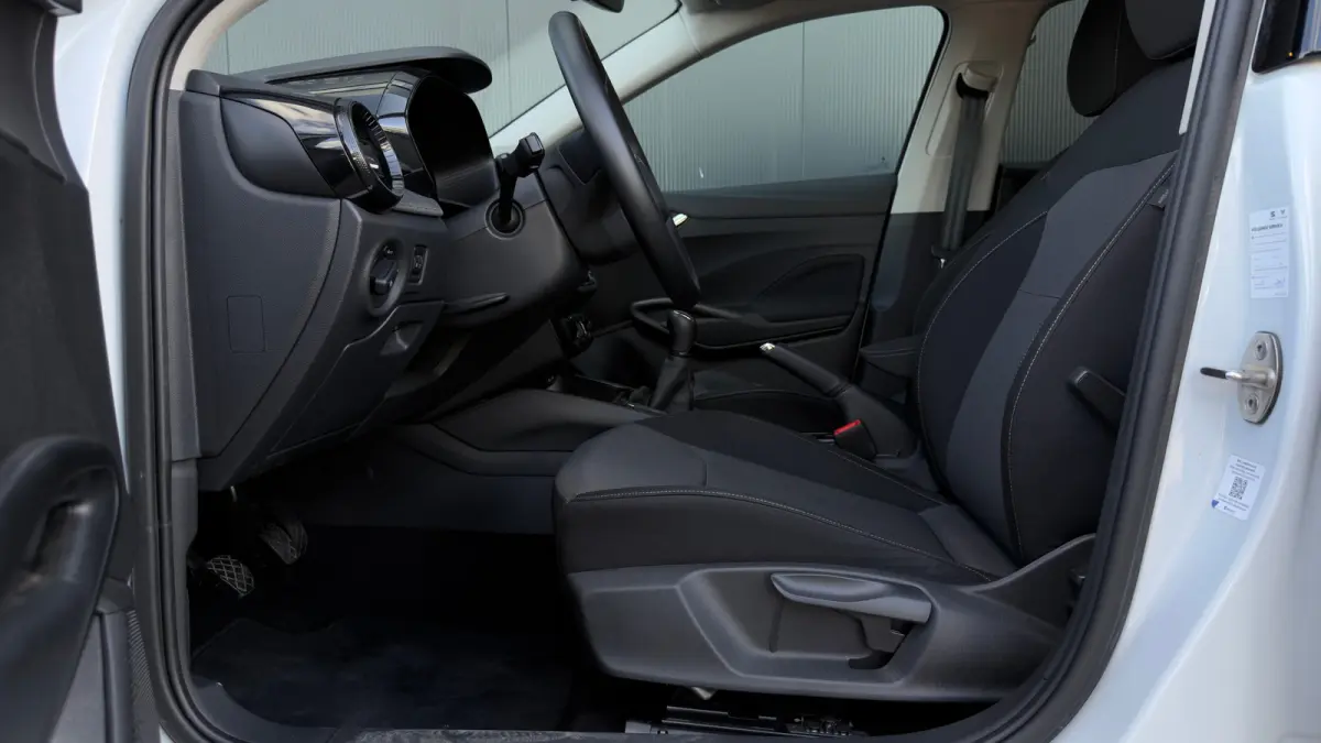 95pk 1.0 TSI Selection | Airco | Cruise Control | Keyless start | 15' | parkeersensor achter |