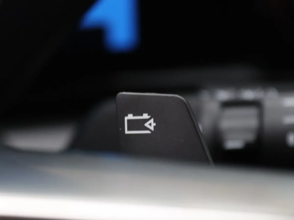 EV60 Optimum Charge Iconic Apple Carplay/Android Auto | Climate