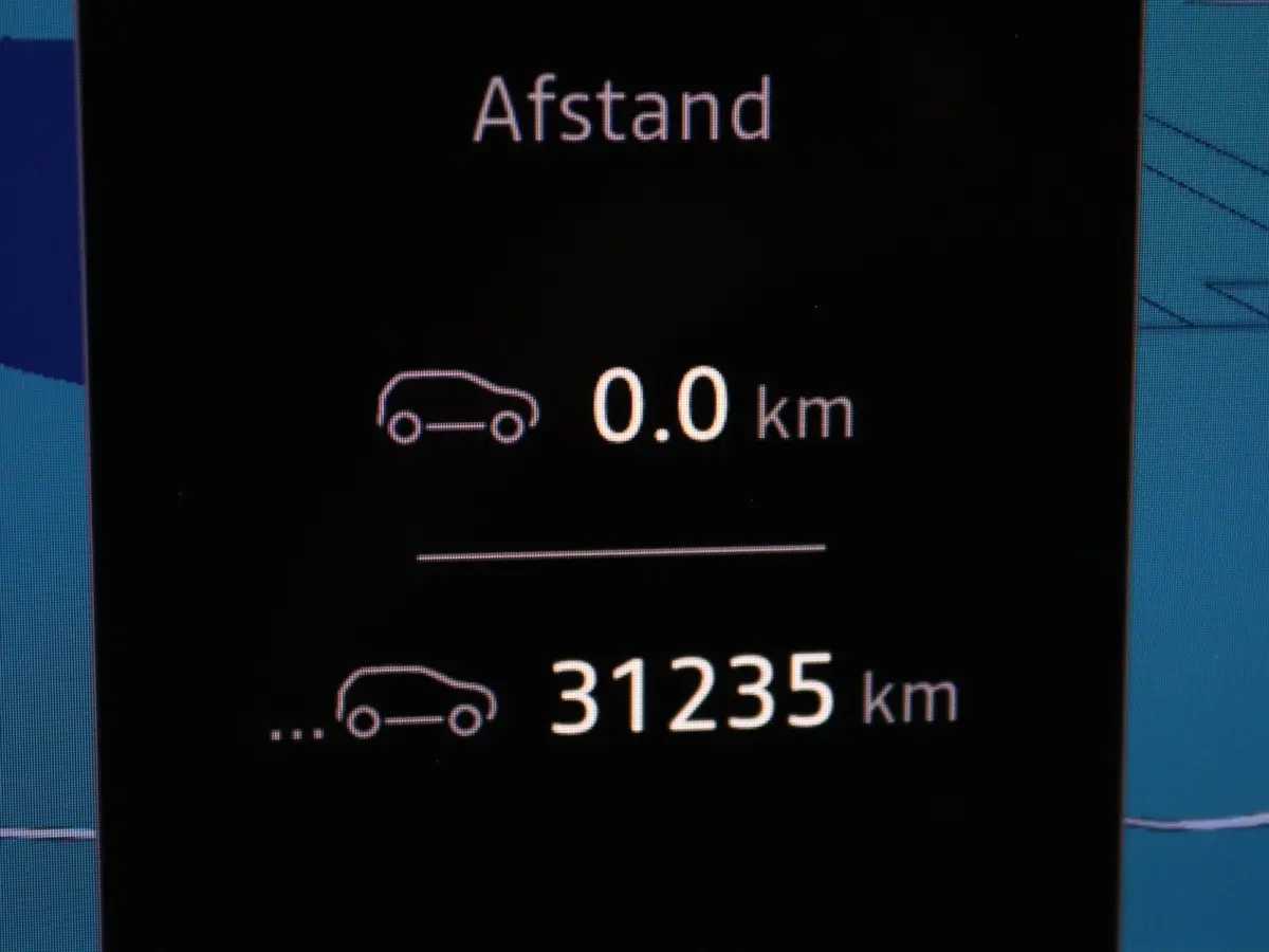 EV60 Optimum Charge Iconic Apple Carplay/Android Auto | Climate
