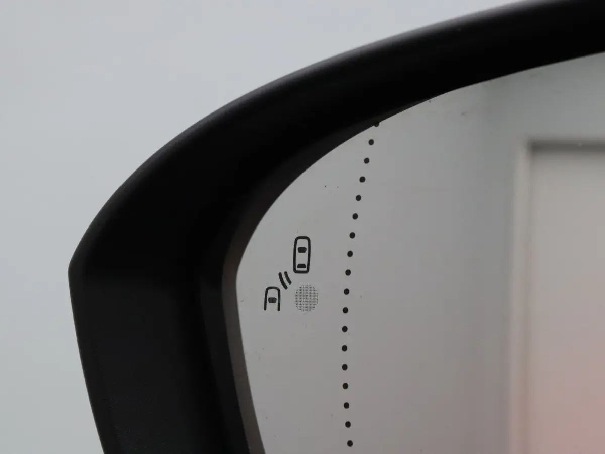 EV60 Optimum Charge Iconic Apple Carplay/Android Auto | Climate