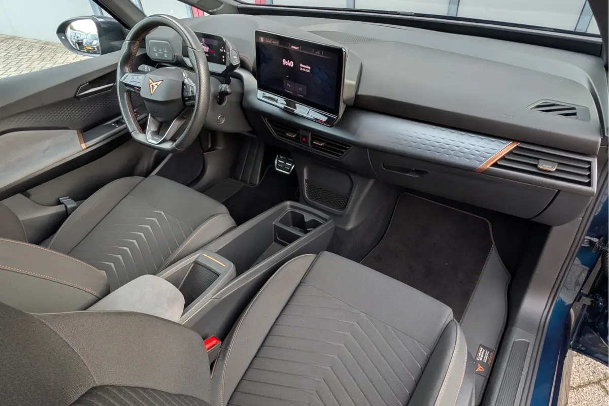 Business One 62kWh SOH 92% Apple CarPlay / Android Auto