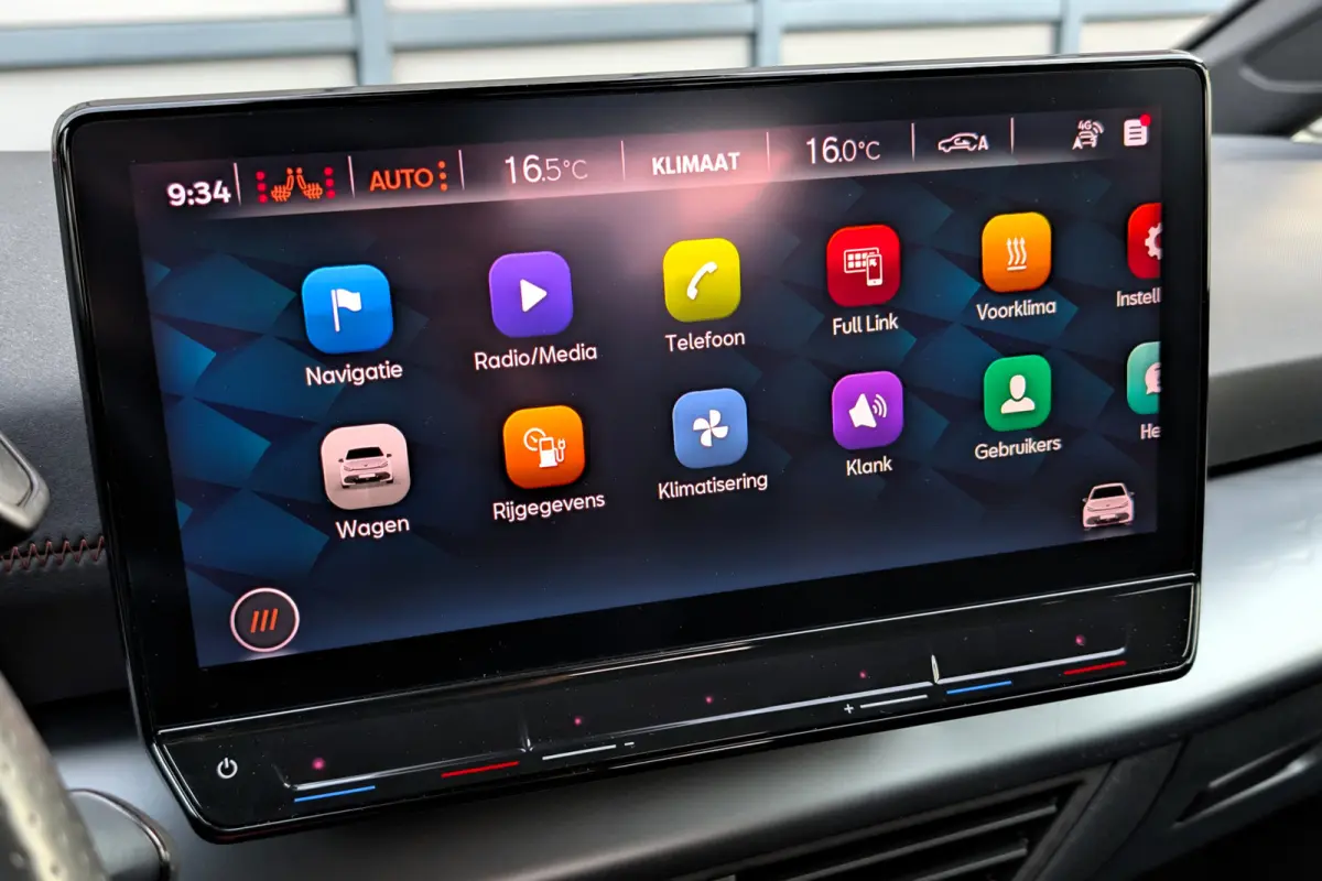 Business One 62kWh SOH 92% Apple CarPlay / Android Auto