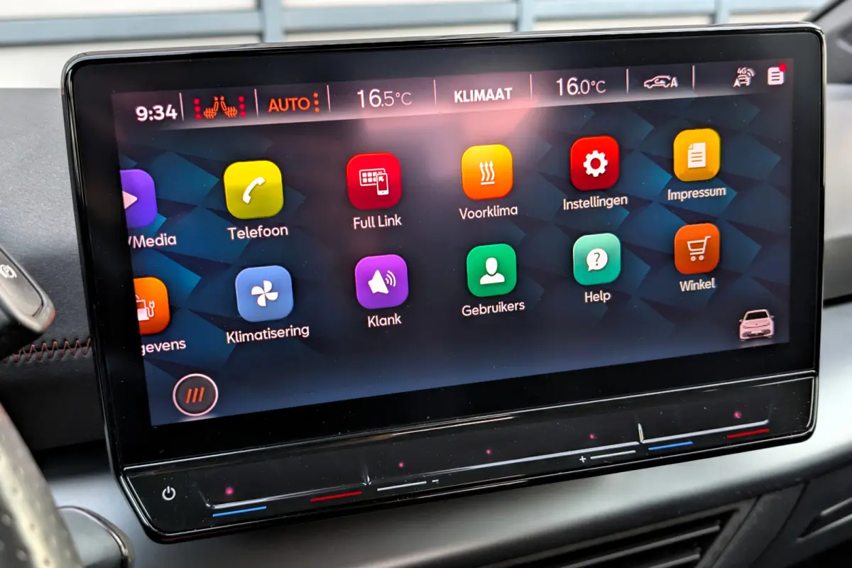 Business One 62kWh SOH 92% Apple CarPlay / Android Auto