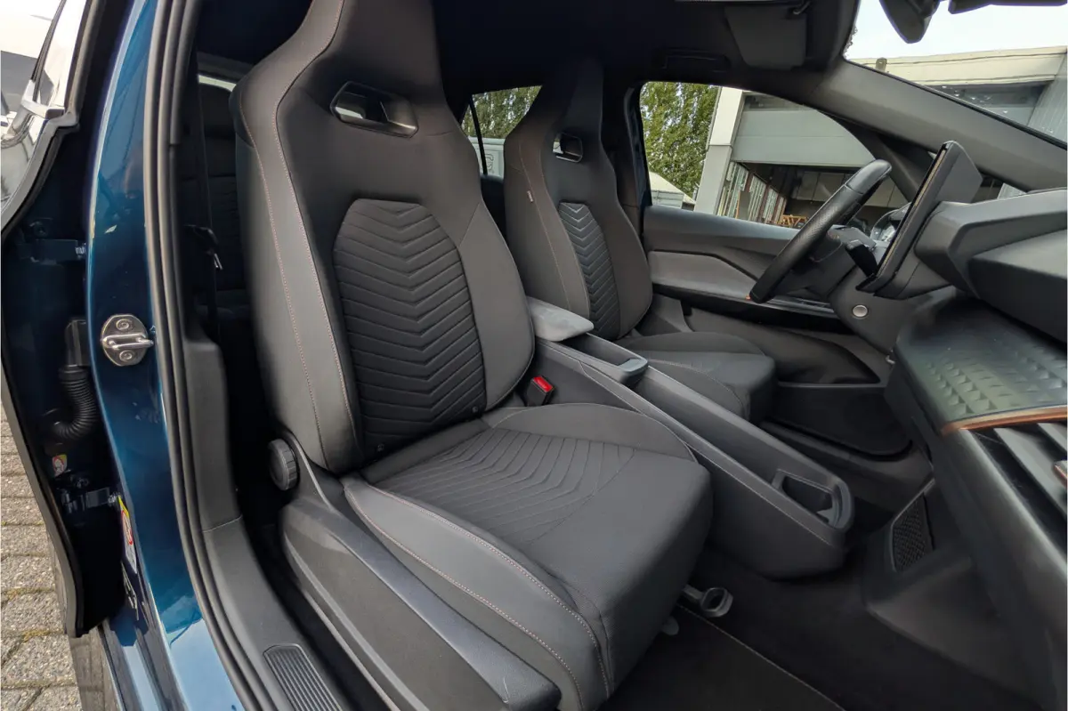 Business One 62kWh SOH 92% Apple CarPlay / Android Auto