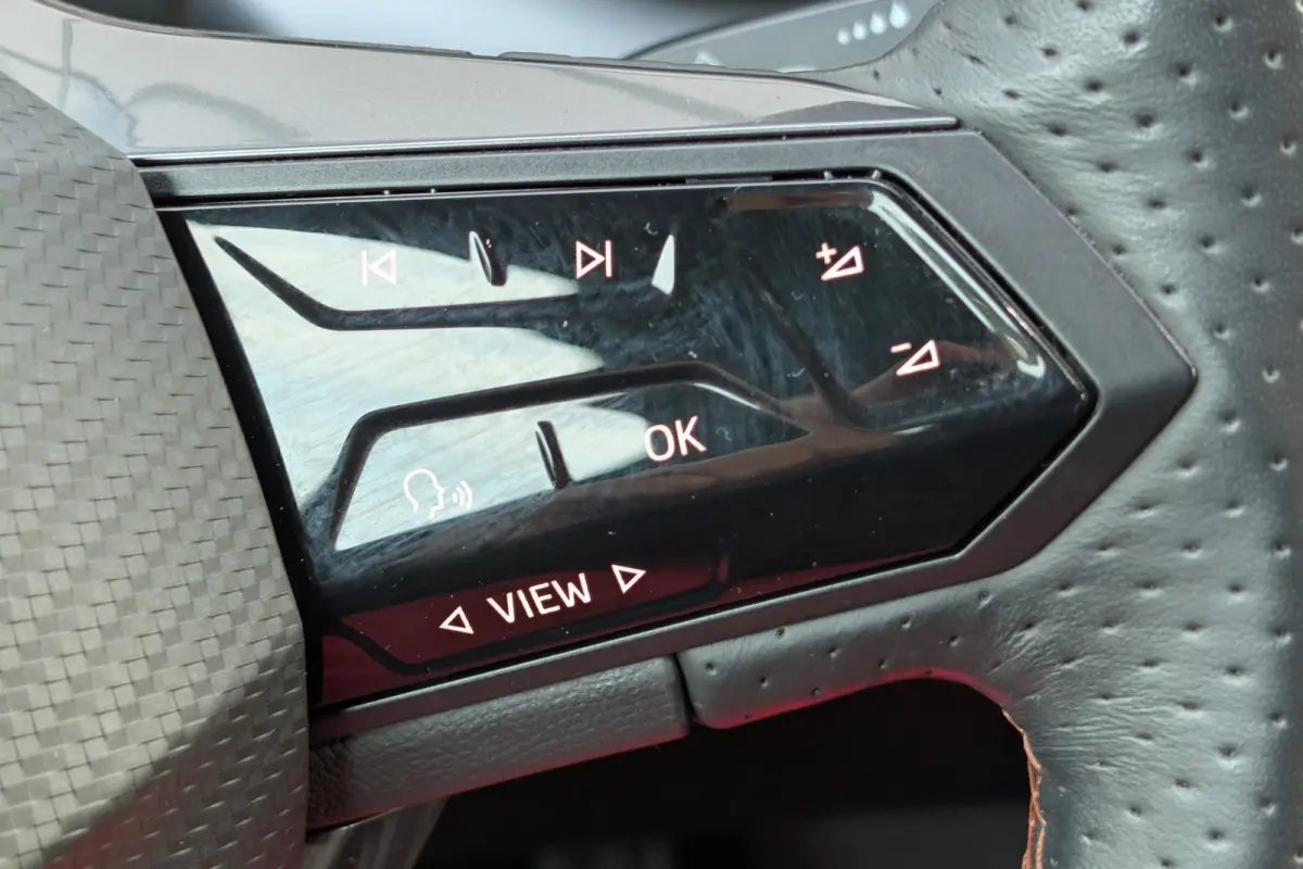 Business One 62kWh SOH 92% Apple CarPlay / Android Auto