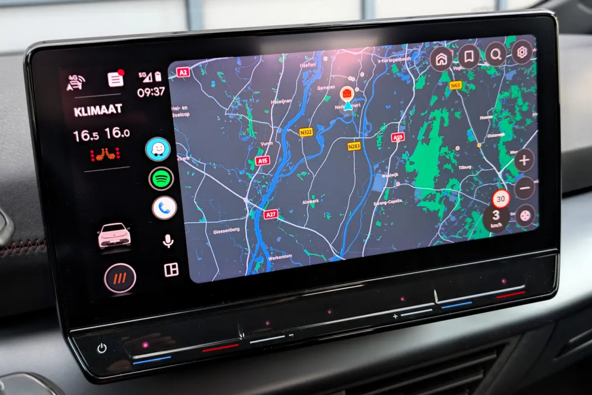 Business One 62kWh SOH 92% Apple CarPlay / Android Auto