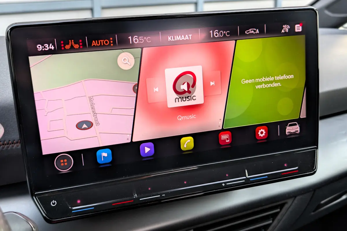 Business One 62kWh SOH 92% Apple CarPlay / Android Auto