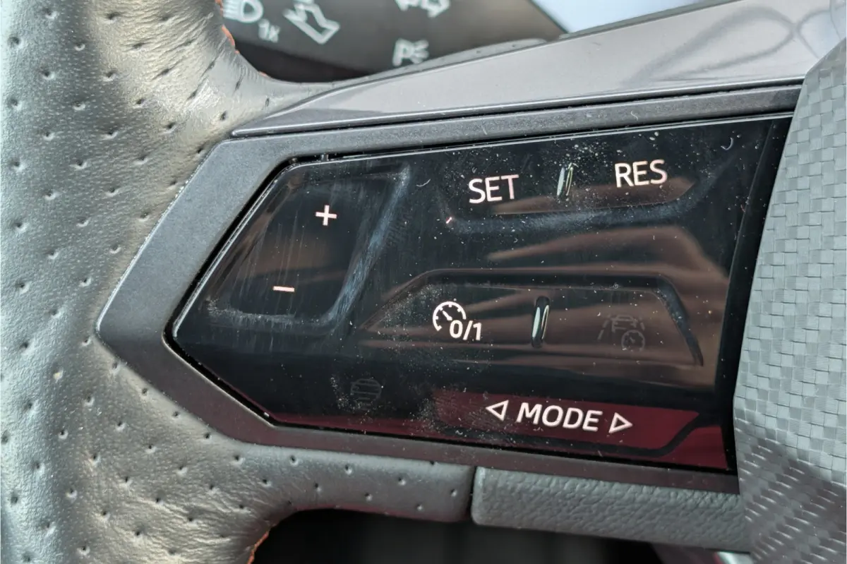 Business One 62kWh SOH 92% Apple CarPlay / Android Auto