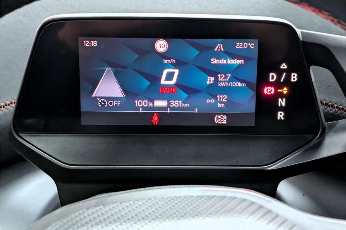 Business One 62kWh SOH 92% Apple CarPlay / Android Auto