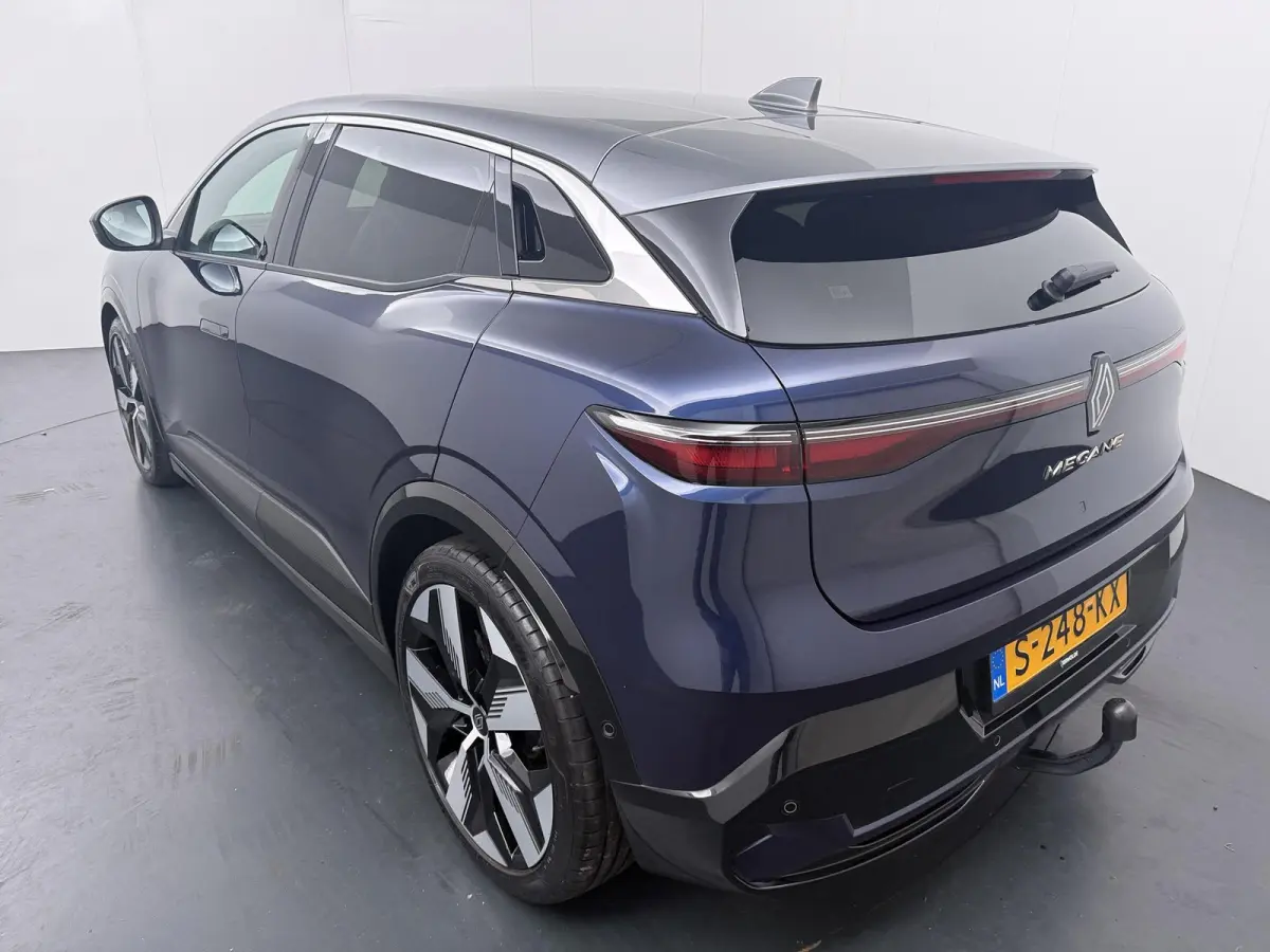 techno EV60 220pk optimum charge | Advanced Drive Assist | Trekhaak |