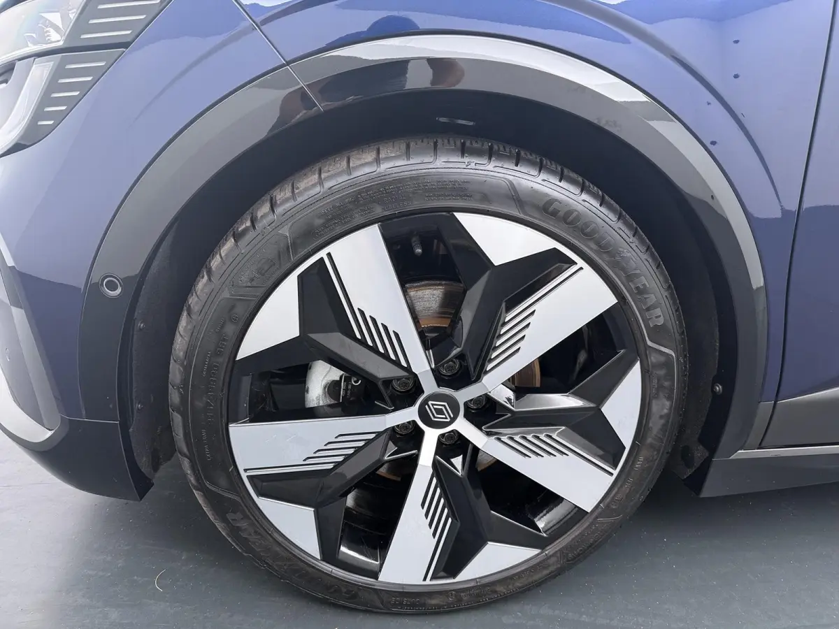 techno EV60 220pk optimum charge | Advanced Drive Assist | Trekhaak |