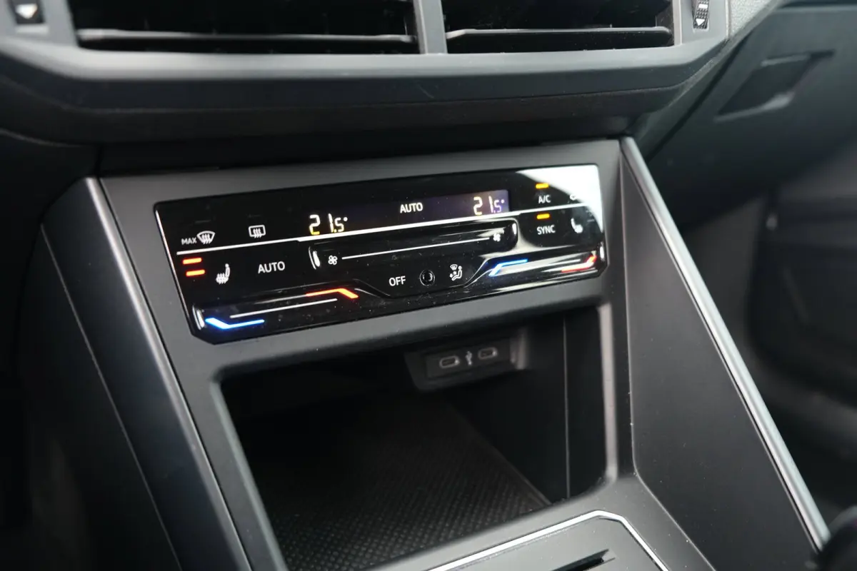 1.0 TSI 2x R-Line DSG IQ Matrix Led Keyless ACC Navi Cam Stoelverwarming