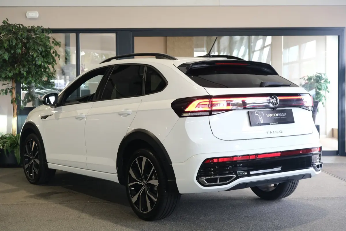 1.0 TSI 2x R-Line DSG IQ Matrix Led Keyless ACC Navi Cam Stoelverwarming