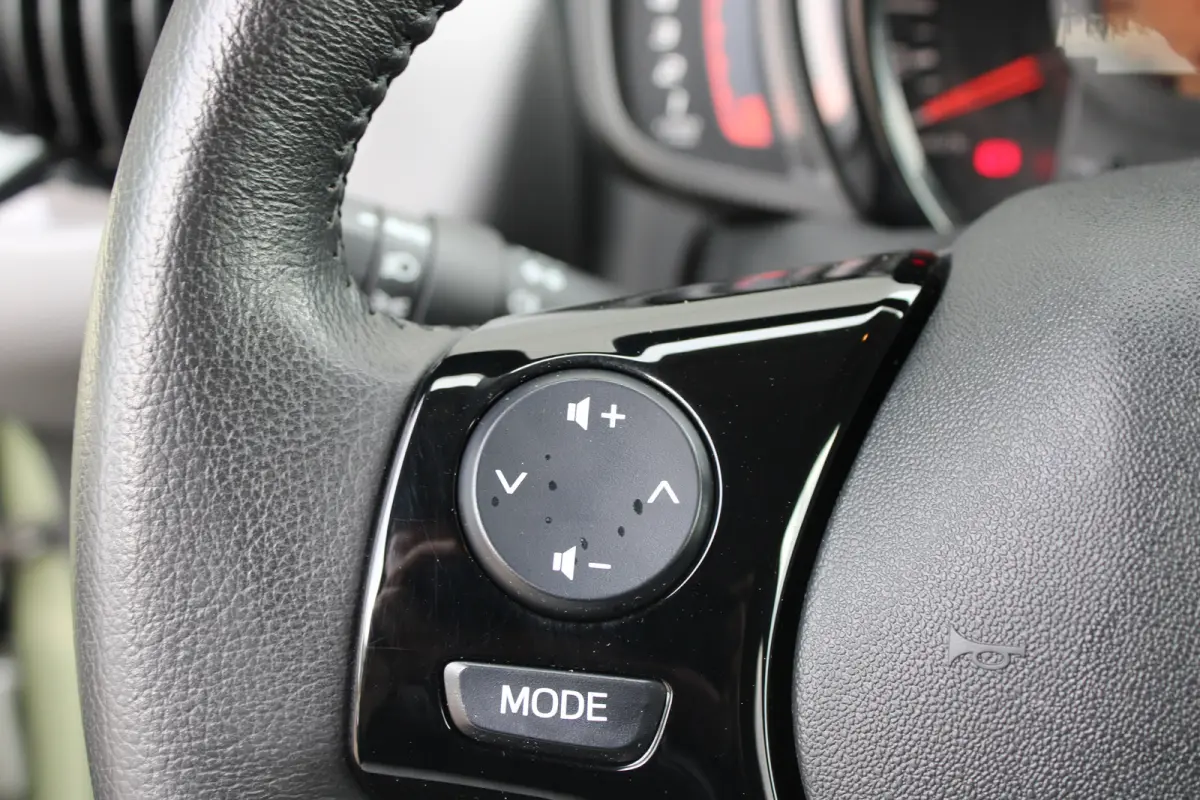 1.0 e-VTi Allure | Navi by app | Apple carplay | Camera | LED | Mistlampen | NL auto | 15.000km |