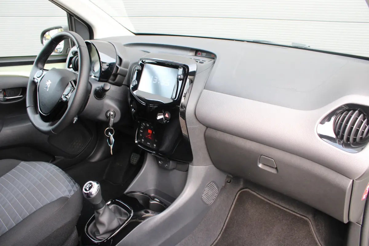 1.0 e-VTi Allure | Navi by app | Apple carplay | Camera | LED | Mistlampen | NL auto | 15.000km |