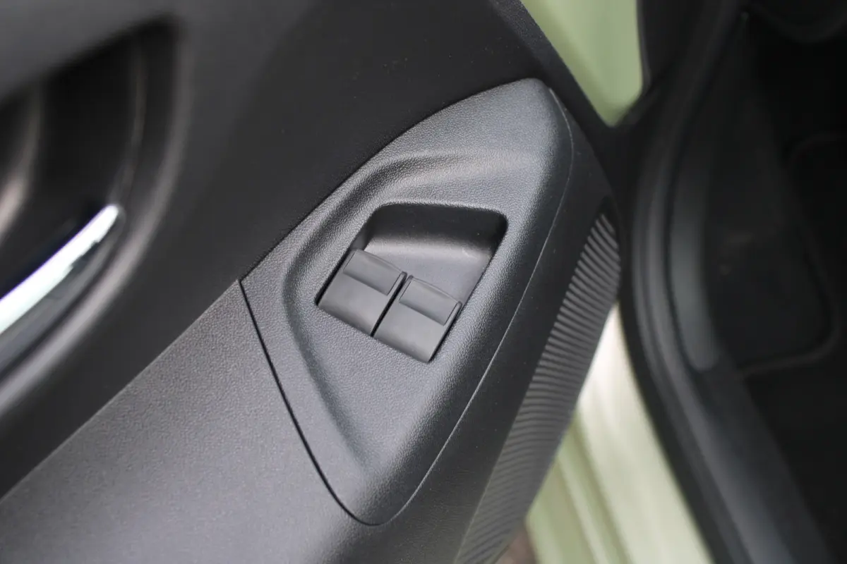 1.0 e-VTi Allure | Navi by app | Apple carplay | Camera | LED | Mistlampen | NL auto | 15.000km |