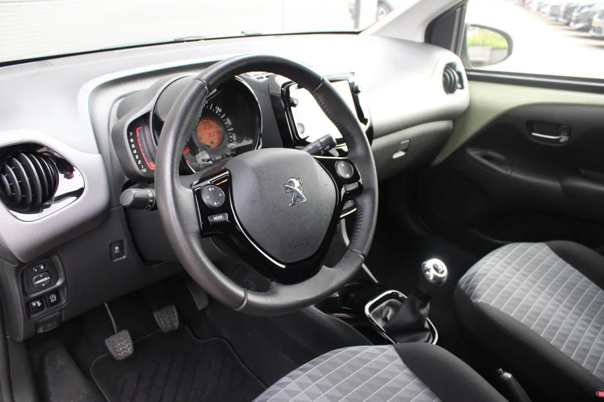1.0 e-VTi Allure | Navi by app | Apple carplay | Camera | LED | Mistlampen | NL auto | 15.000km |