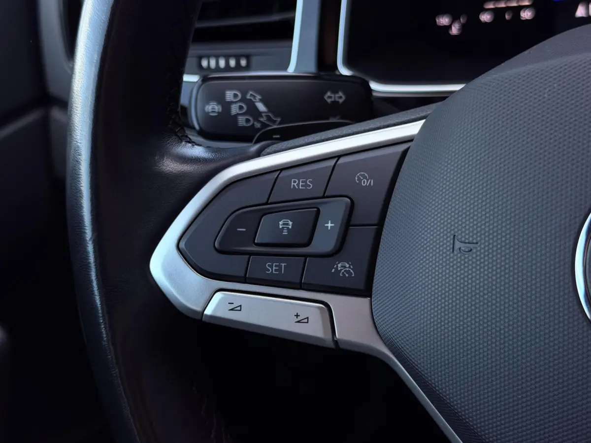 1.0 TSI 110PK! DSG AUT. R-Line CAM | ADAPT.CRUISE | STOELVERW. | CARPLAY | KEYLESS | NAV | LED