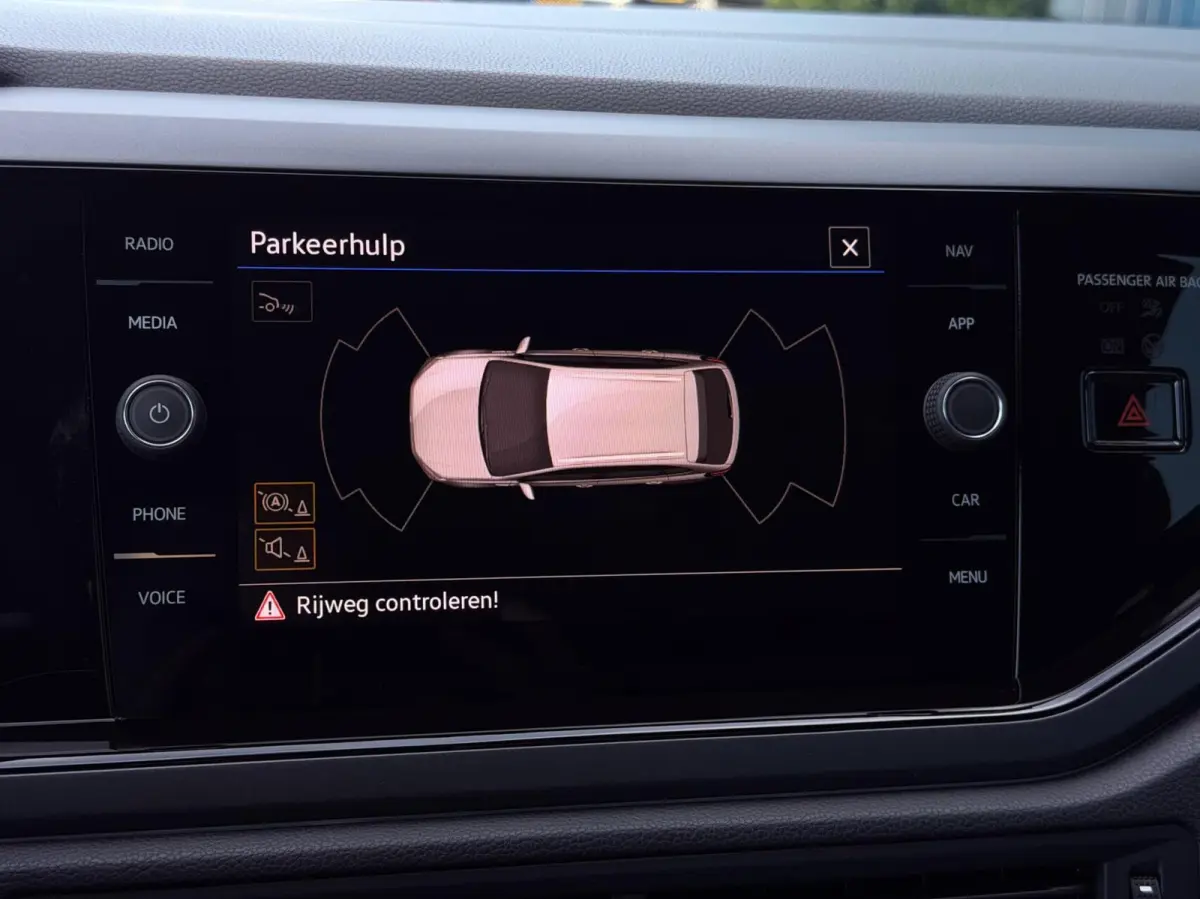 1.0 TSI 110PK! DSG AUT. R-Line CAM | ADAPT.CRUISE | STOELVERW. | CARPLAY | KEYLESS | NAV | LED