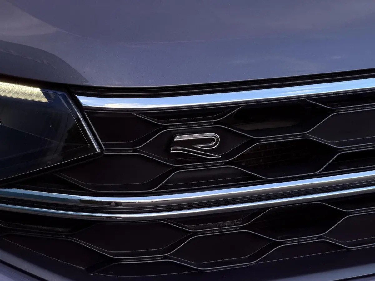 1.0 TSI 110PK! DSG AUT. R-Line CAM | ADAPT.CRUISE | STOELVERW. | CARPLAY | KEYLESS | NAV | LED