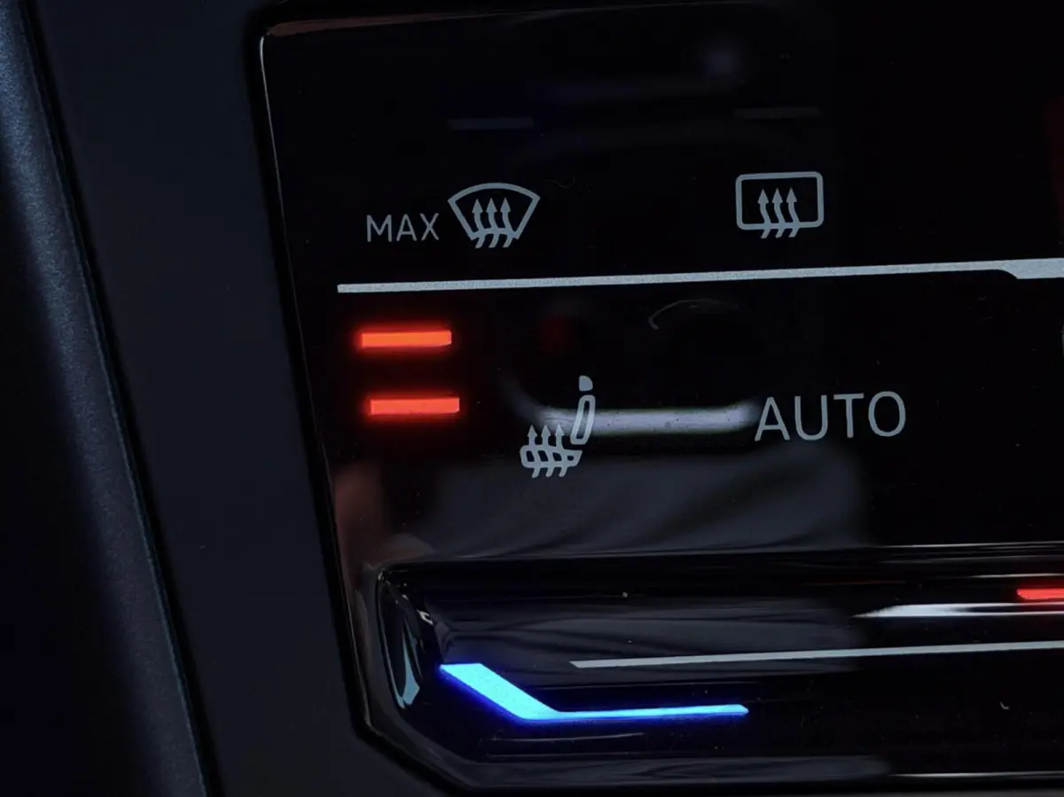 1.0 TSI 110PK! DSG AUT. R-Line CAM | ADAPT.CRUISE | STOELVERW. | CARPLAY | KEYLESS | NAV | LED