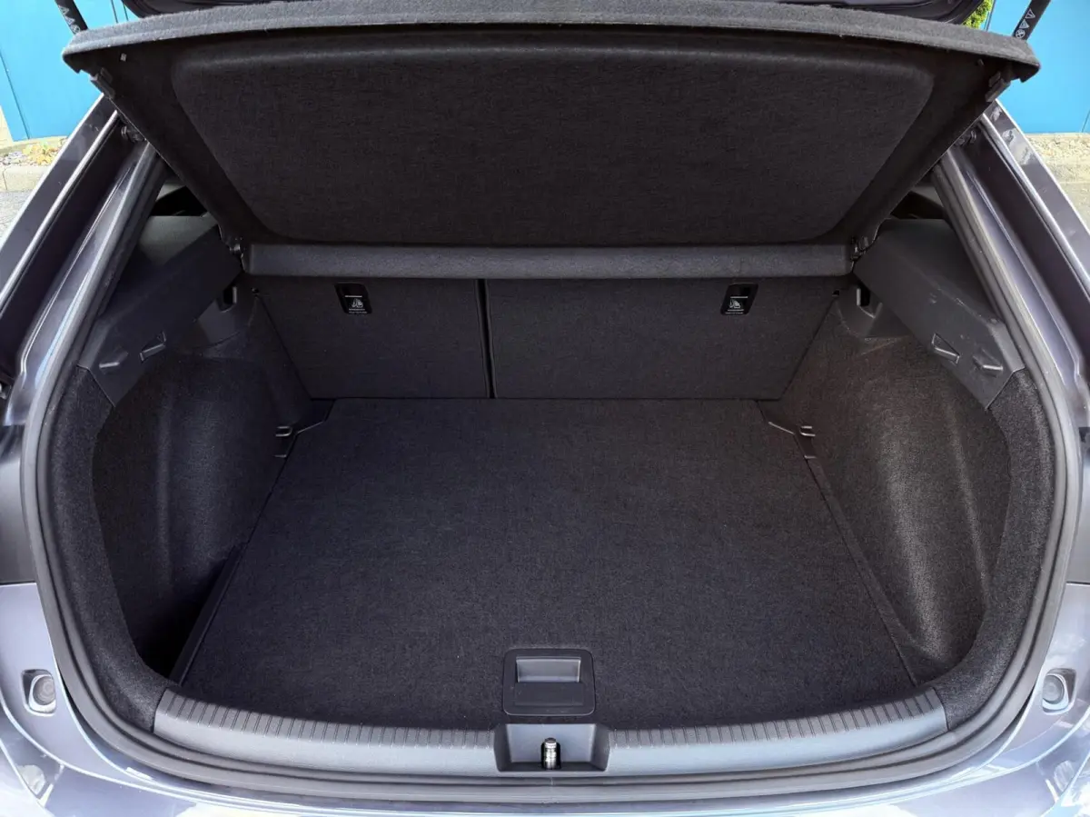 1.0 TSI 110PK! DSG AUT. R-Line CAM | ADAPT.CRUISE | STOELVERW. | CARPLAY | KEYLESS | NAV | LED