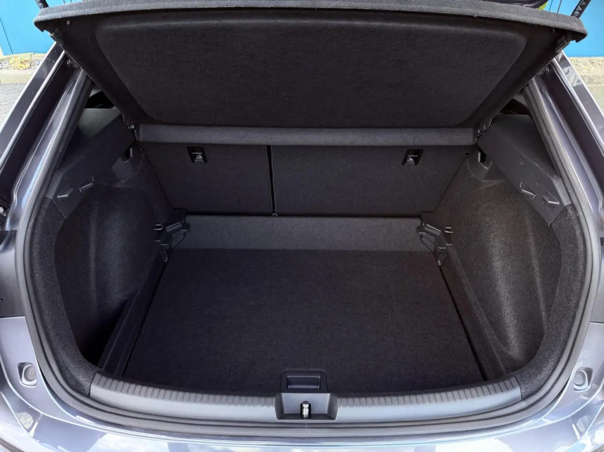 1.0 TSI 110PK! DSG AUT. R-Line CAM | ADAPT.CRUISE | STOELVERW. | CARPLAY | KEYLESS | NAV | LED
