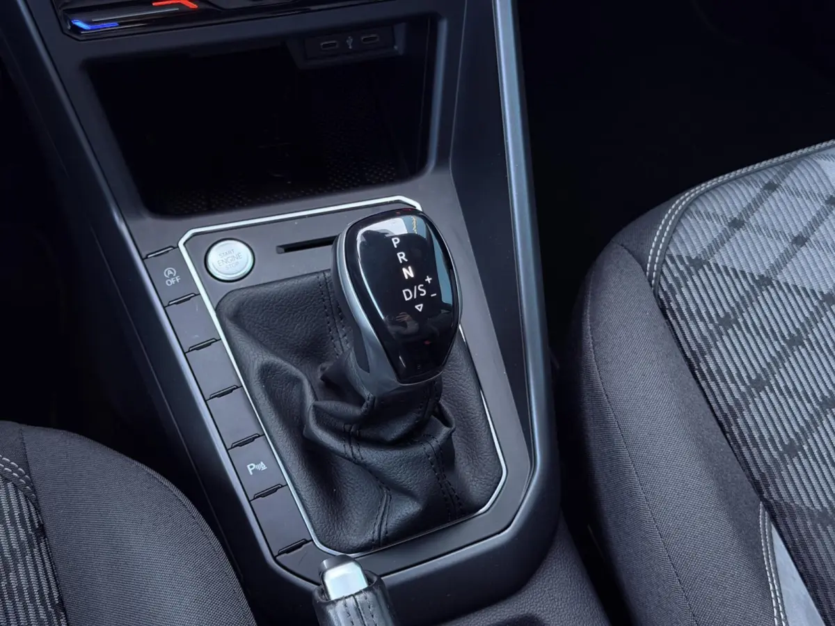 1.0 TSI 110PK! DSG AUT. R-Line CAM | ADAPT.CRUISE | STOELVERW. | CARPLAY | KEYLESS | NAV | LED