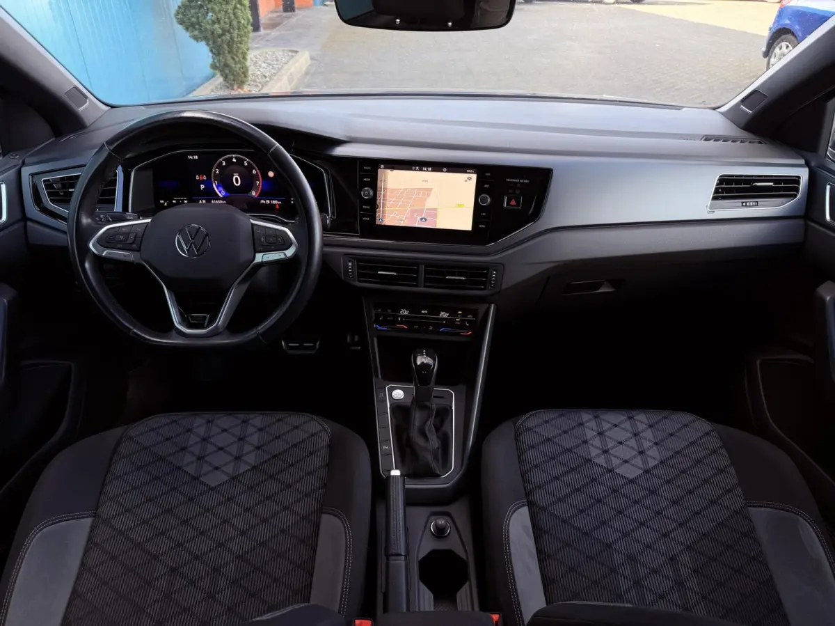 1.0 TSI 110PK! DSG AUT. R-Line CAM | ADAPT.CRUISE | STOELVERW. | CARPLAY | KEYLESS | NAV | LED