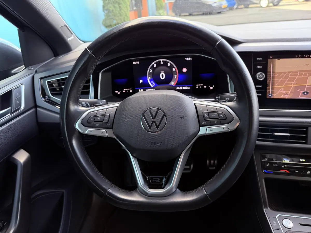 1.0 TSI 110PK! DSG AUT. R-Line CAM | ADAPT.CRUISE | STOELVERW. | CARPLAY | KEYLESS | NAV | LED