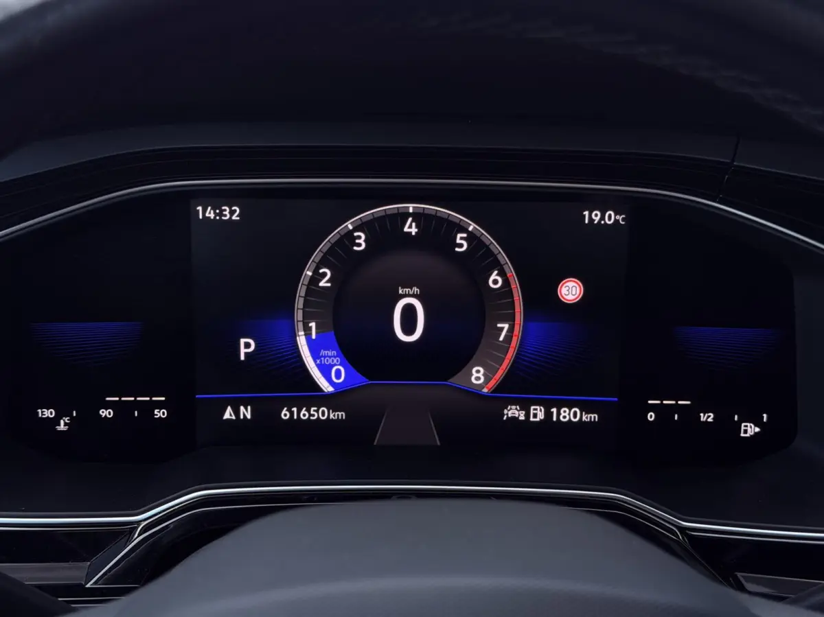 1.0 TSI 110PK! DSG AUT. R-Line CAM | ADAPT.CRUISE | STOELVERW. | CARPLAY | KEYLESS | NAV | LED