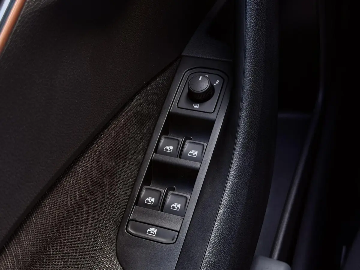 1.0 TSI 110PK Business Edition | CARPLAY | CAM | NAV | PDC | LED | DIGI.DASH | STOELVERW. 1'EIG