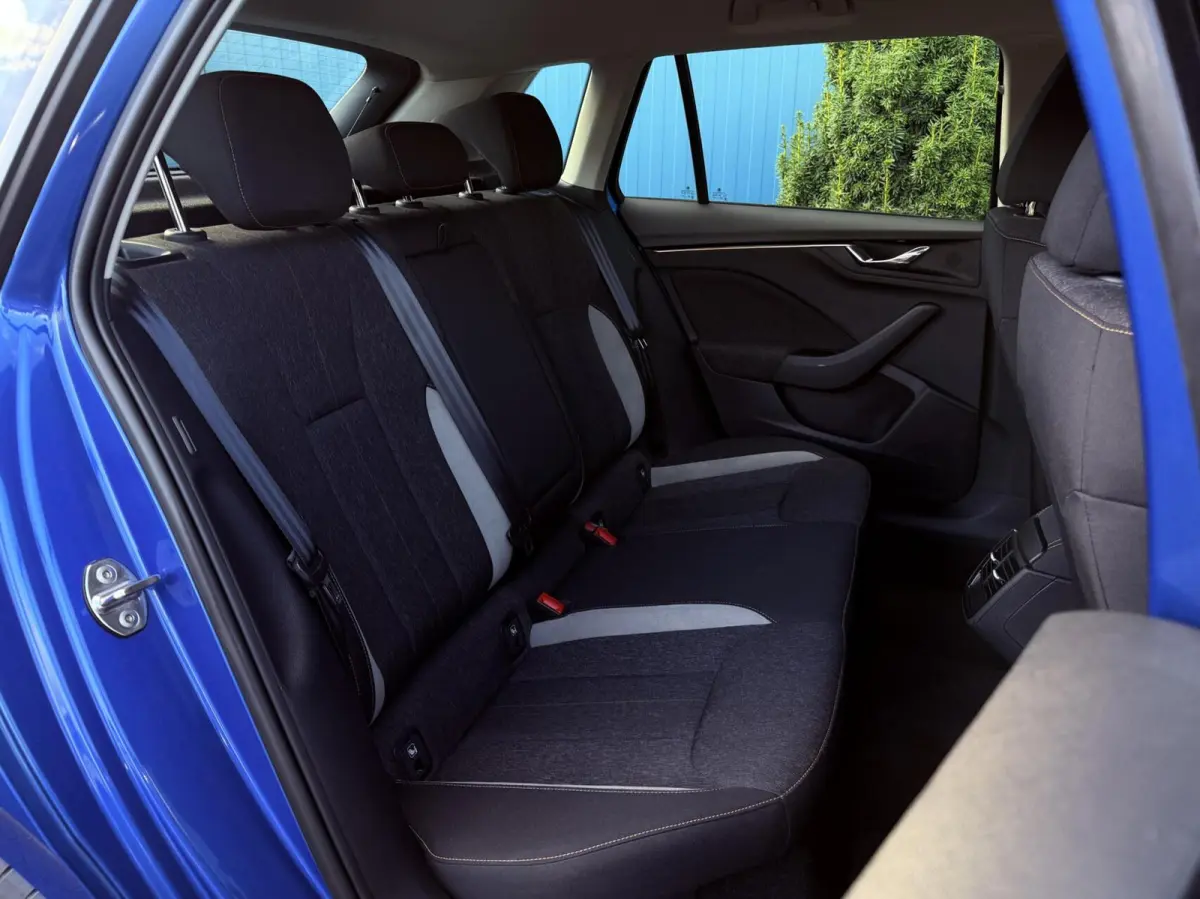 1.0 TSI 110PK Business Edition | CARPLAY | CAM | NAV | PDC | LED | DIGI.DASH | STOELVERW. 1'EIG