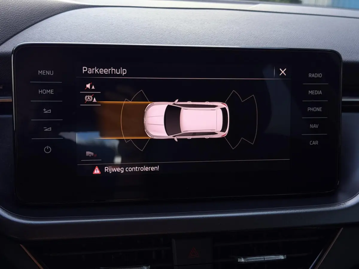 1.0 TSI 110PK Business Edition | CARPLAY | CAM | NAV | PDC | LED | DIGI.DASH | STOELVERW. 1'EIG