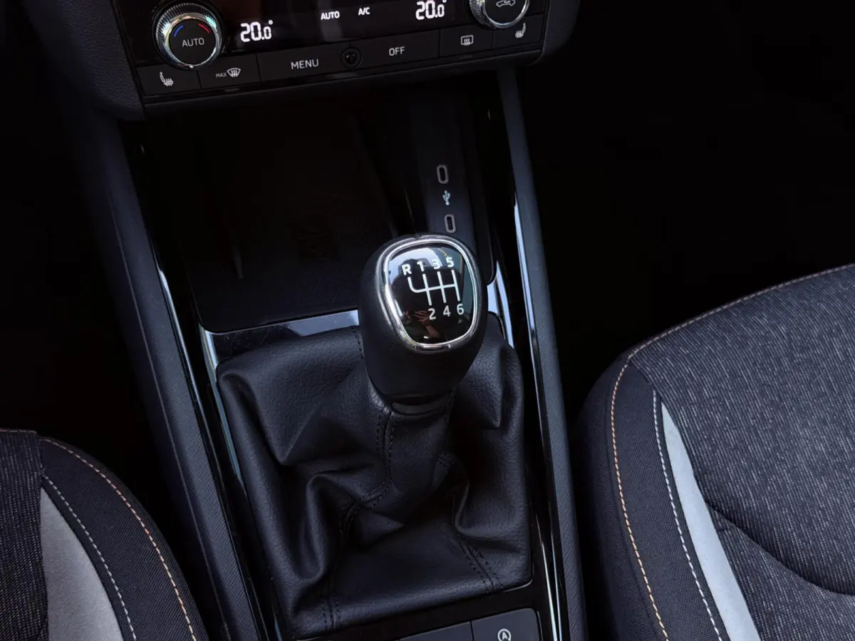 1.0 TSI 110PK Business Edition | CARPLAY | CAM | NAV | PDC | LED | DIGI.DASH | STOELVERW. 1'EIG