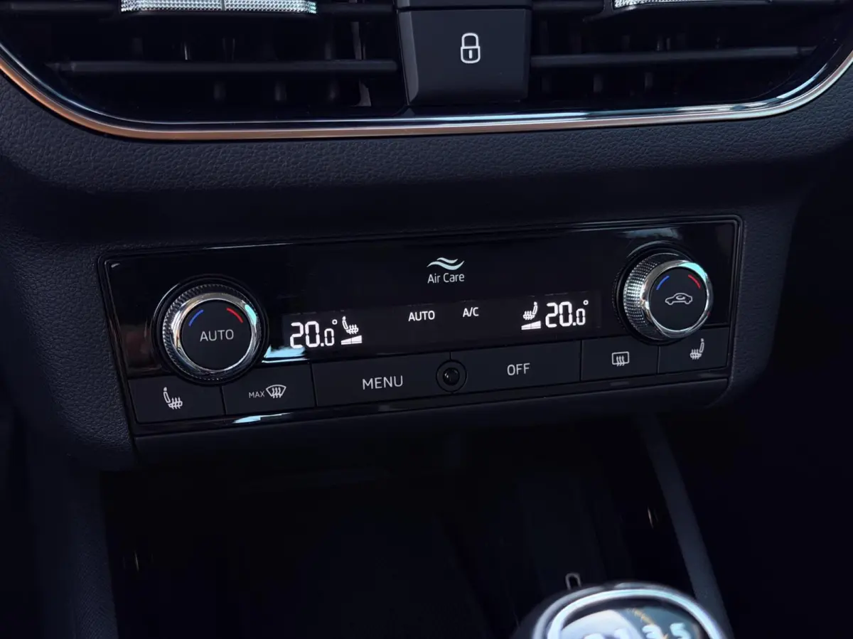 1.0 TSI 110PK Business Edition | CARPLAY | CAM | NAV | PDC | LED | DIGI.DASH | STOELVERW. 1'EIG