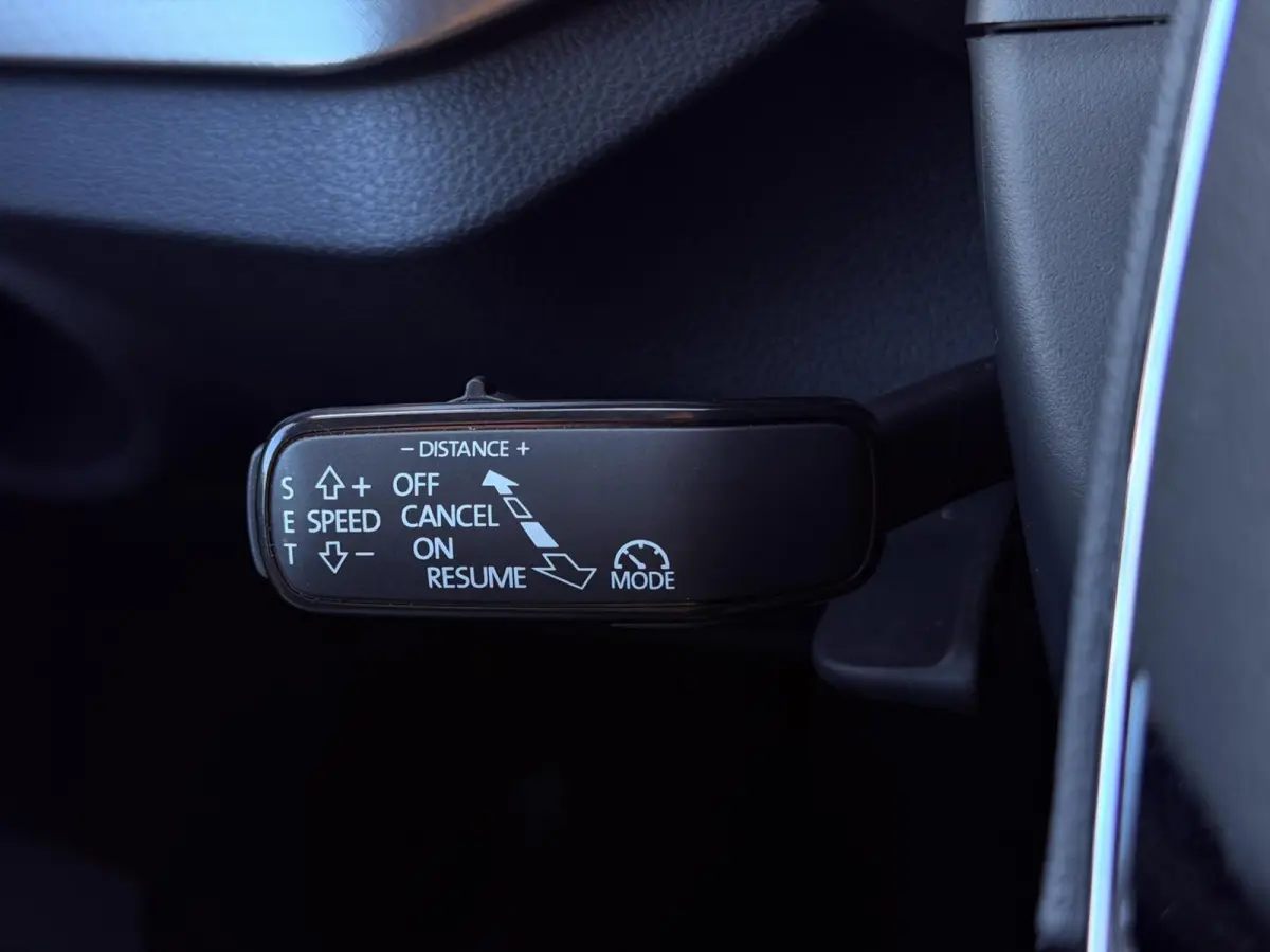 1.0 TSI 110PK Business Edition | CARPLAY | CAM | NAV | PDC | LED | DIGI.DASH | STOELVERW. 1'EIG