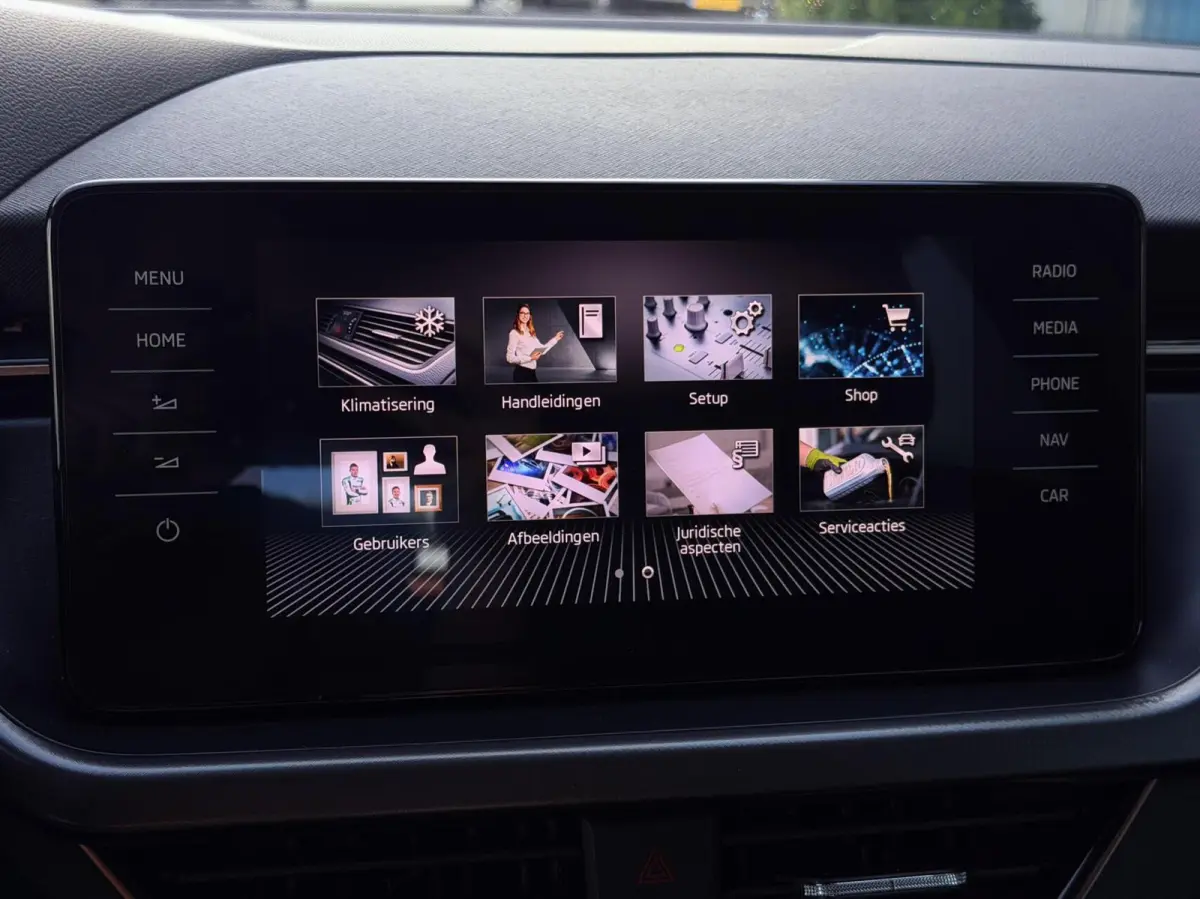 1.0 TSI 110PK Business Edition | CARPLAY | CAM | NAV | PDC | LED | DIGI.DASH | STOELVERW. 1'EIG