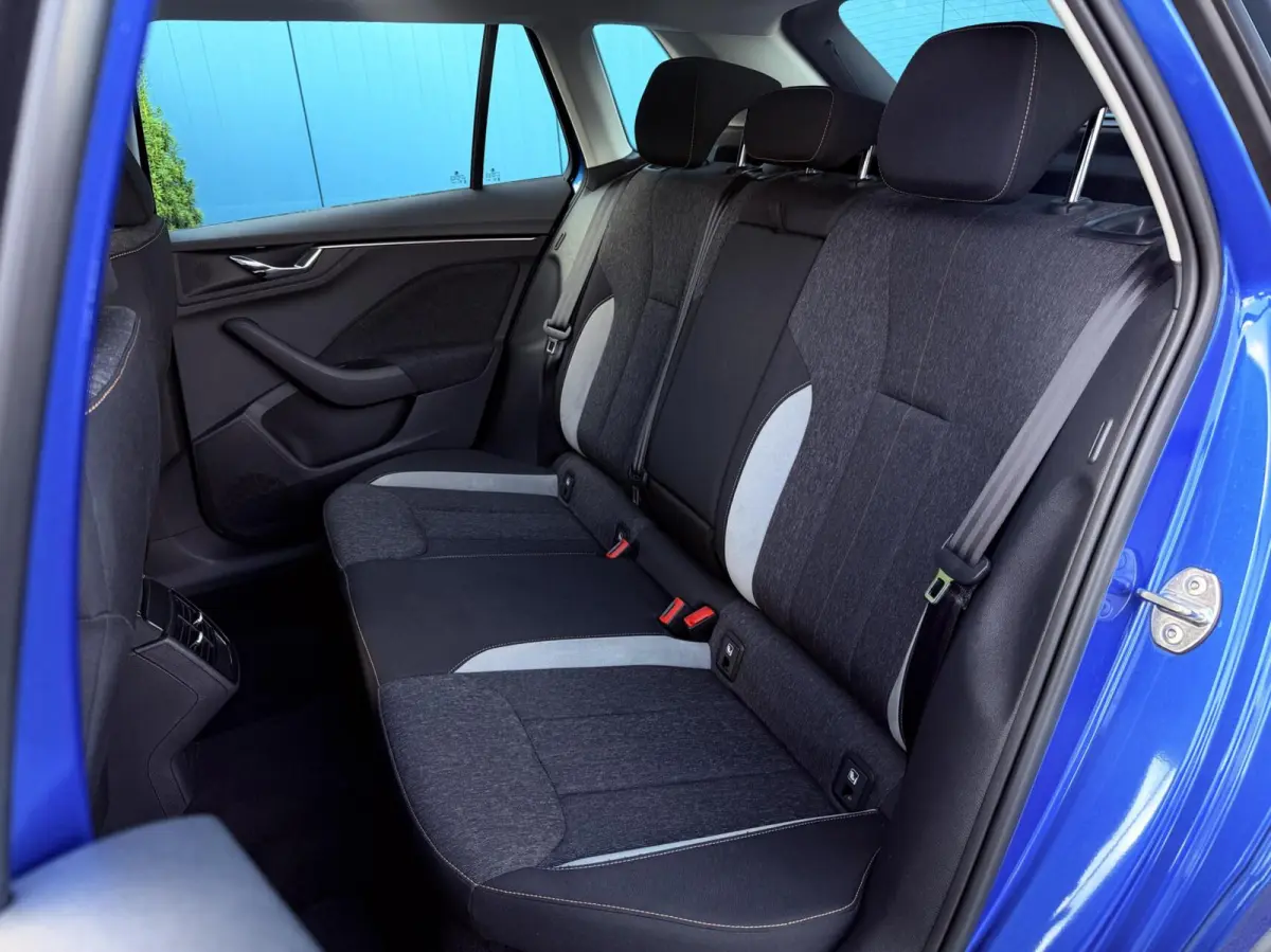 1.0 TSI 110PK Business Edition | CARPLAY | CAM | NAV | PDC | LED | DIGI.DASH | STOELVERW. 1'EIG