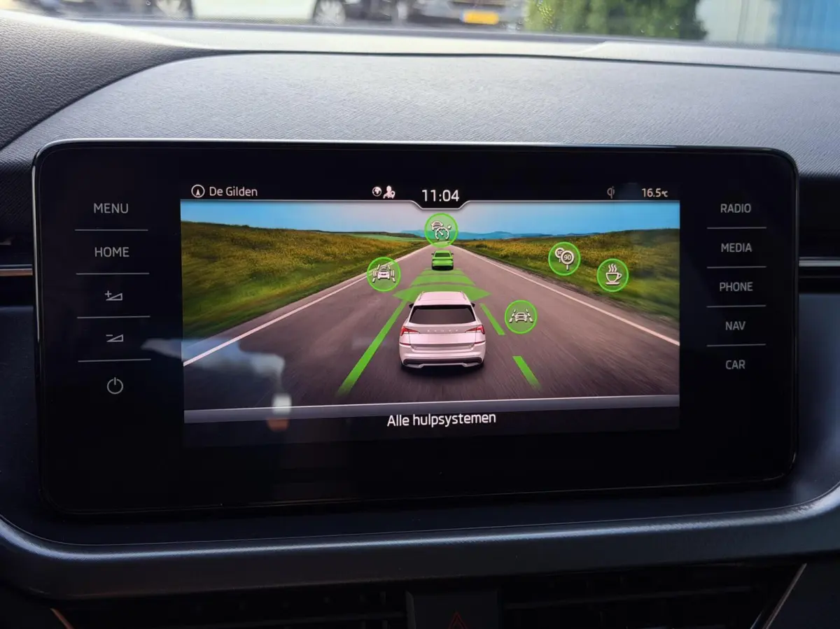 1.0 TSI 110PK Business Edition | CARPLAY | CAM | NAV | PDC | LED | DIGI.DASH | STOELVERW. 1'EIG