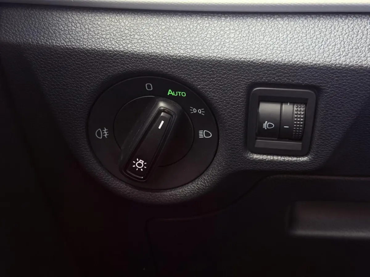 1.0 TSI Ambition TREKH. | CARPLAY | CRUISE | DIGI.DASHB | NAV | LED | PDC