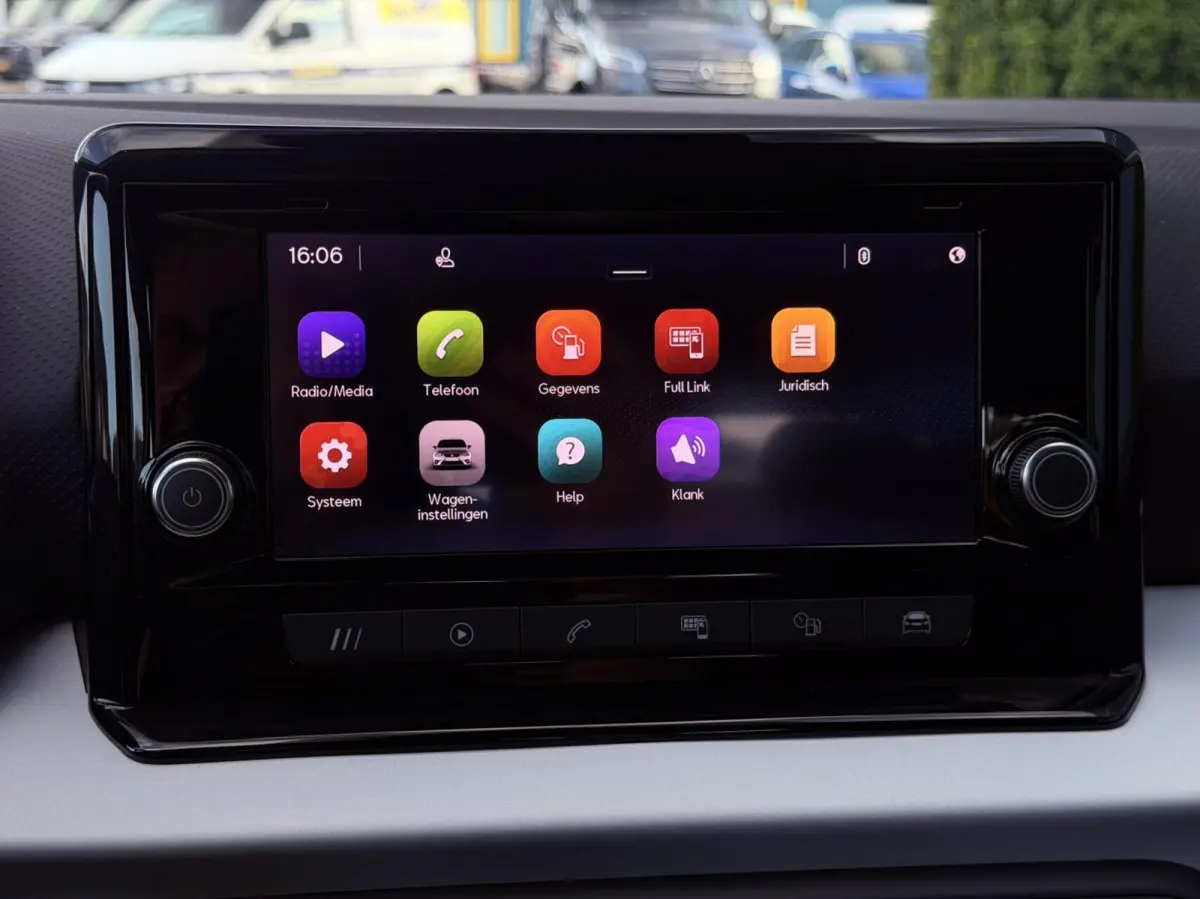 1.0 EcoTSI Style CARPLAY | CRUISE | PDC | CLIMA | LED | 1'EIG