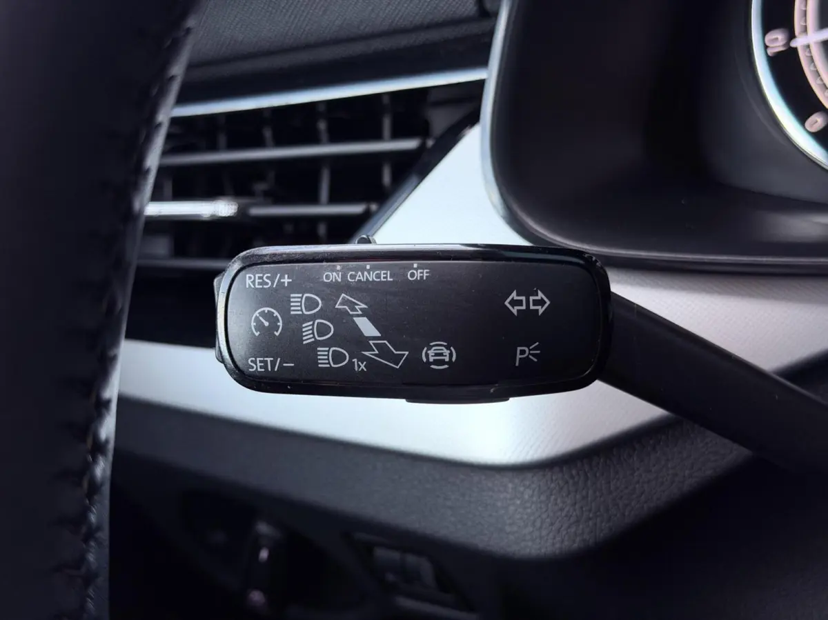 1.0 TSI Sport Business NAV.VIA.APP | CRUISE | DAB | LED | PDC | 18'LMV | 1'EIG | NAP
