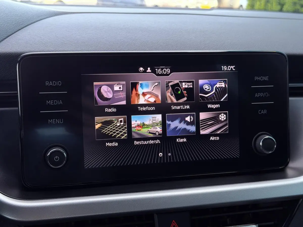 1.0 TSI Sport Business NAV.VIA.APP | CRUISE | DAB | LED | PDC | 18'LMV | 1'EIG | NAP