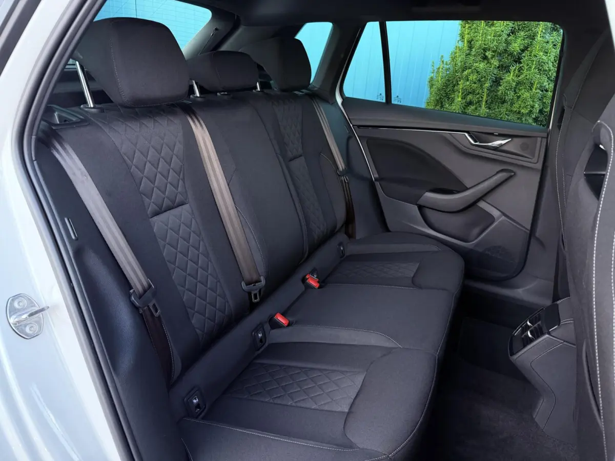 1.0 TSI Sport Business NAV.VIA.APP | CRUISE | DAB | LED | PDC | 18'LMV | 1'EIG | NAP