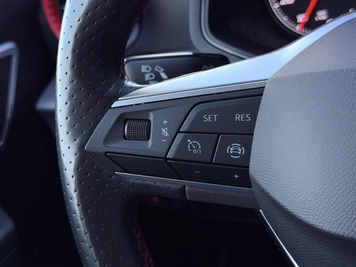 1.0 EcoTSI FR | CARPLAY | CRUISE | PDC | LED | 17'LMV | NAP | 1'EIG