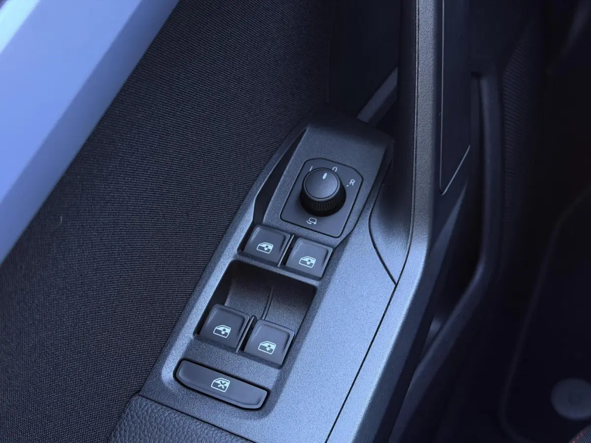 1.0 EcoTSI FR | CARPLAY | CRUISE | PDC | LED | 17'LMV | NAP | 1'EIG