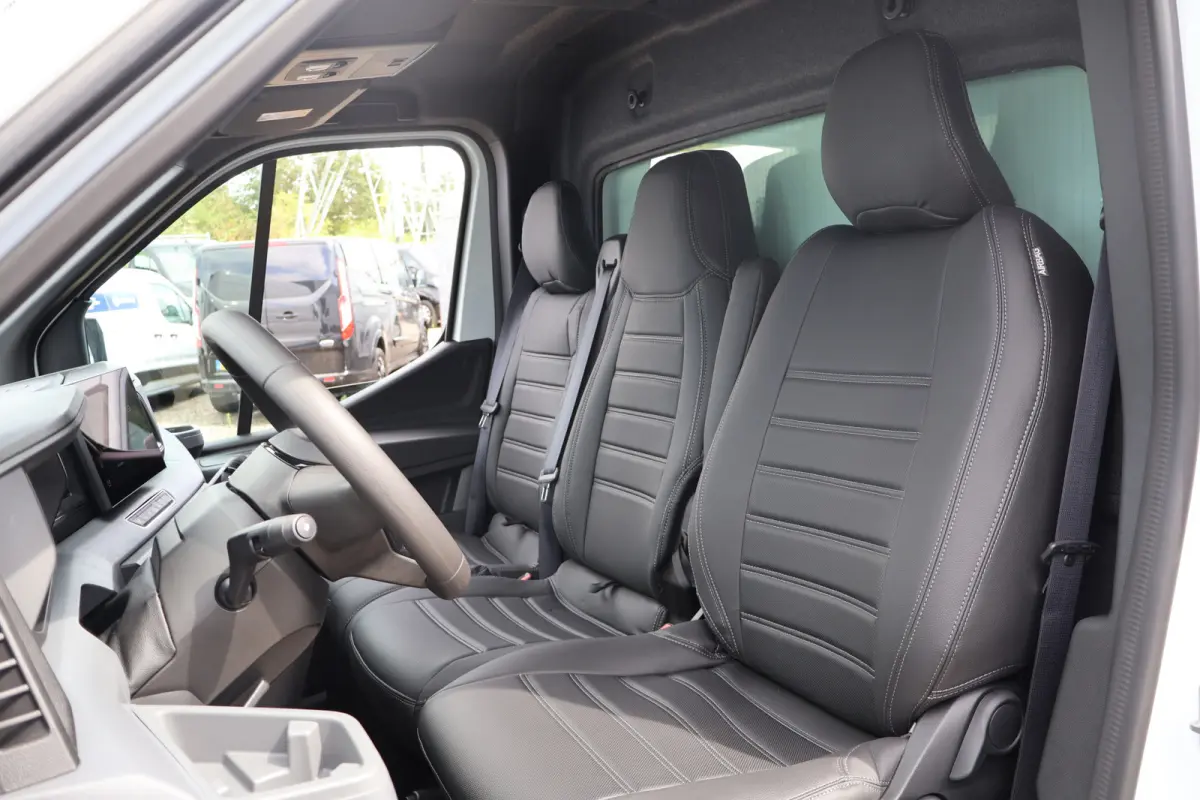2.0 dCi 150pk Bakwagen met Laadklep Trekhaak