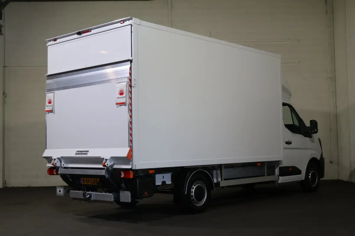 2.0 dCi 150pk Bakwagen met Laadklep Trekhaak